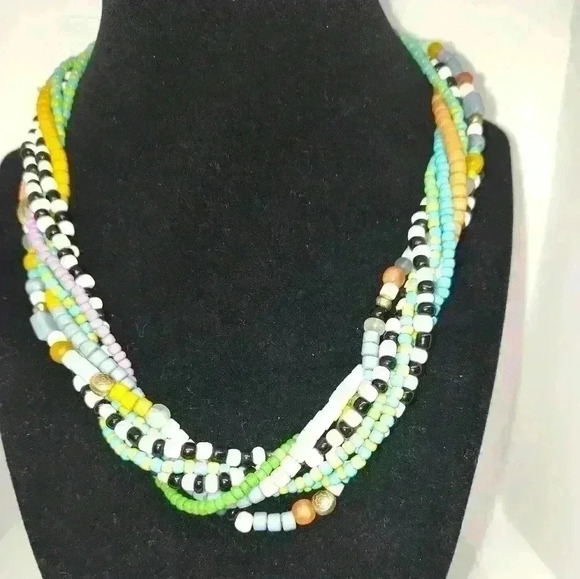 Plunder multi layer and colored beaded necklace 18 inches - Picture 1 of 2